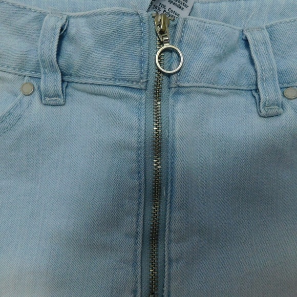 High waisted Denim Shorts - Picture 3 of 7